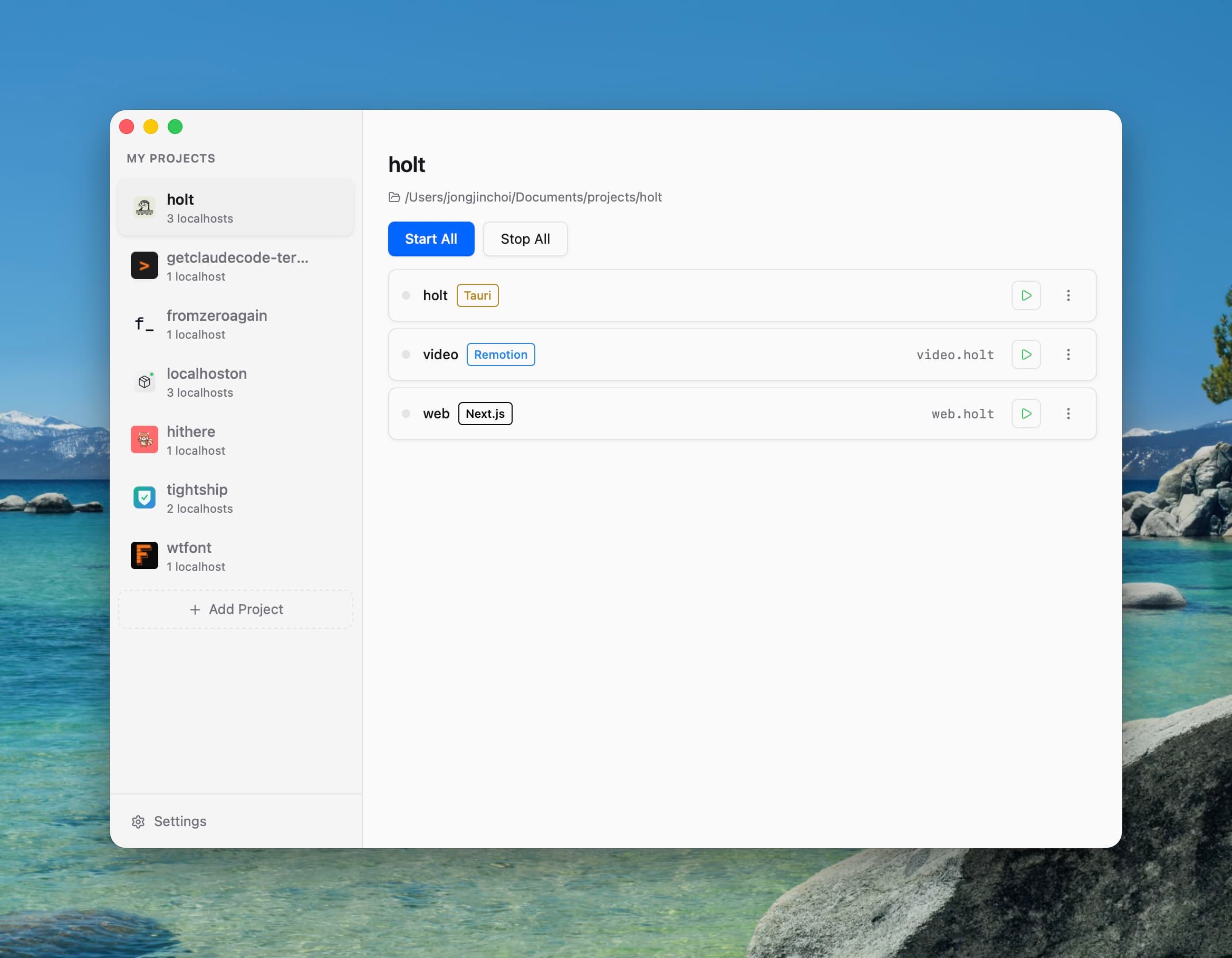 Localhoston app window showing multiple projects